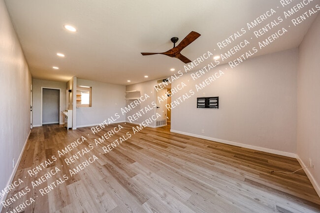 Building Photo - 4630 N 68th St