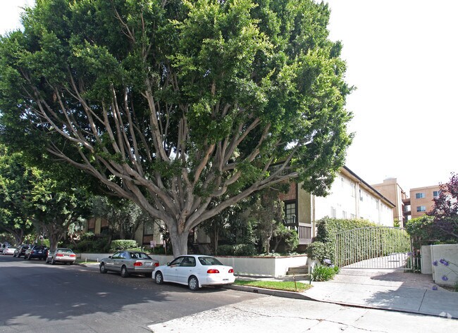 Foto principal - 1828-1838 Barry Ave