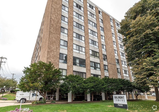 Building Photo - 7800 Roosevelt Blvd