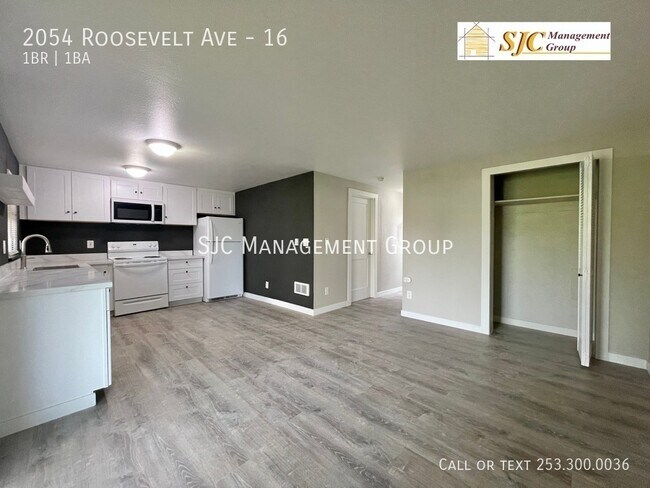 Foto del edificio - 2054 Roosevelt Ave