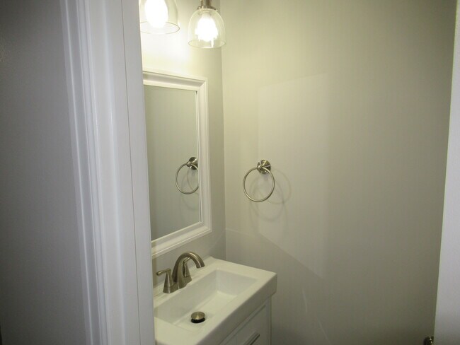 Building Photo - 4616 Imperial Dr