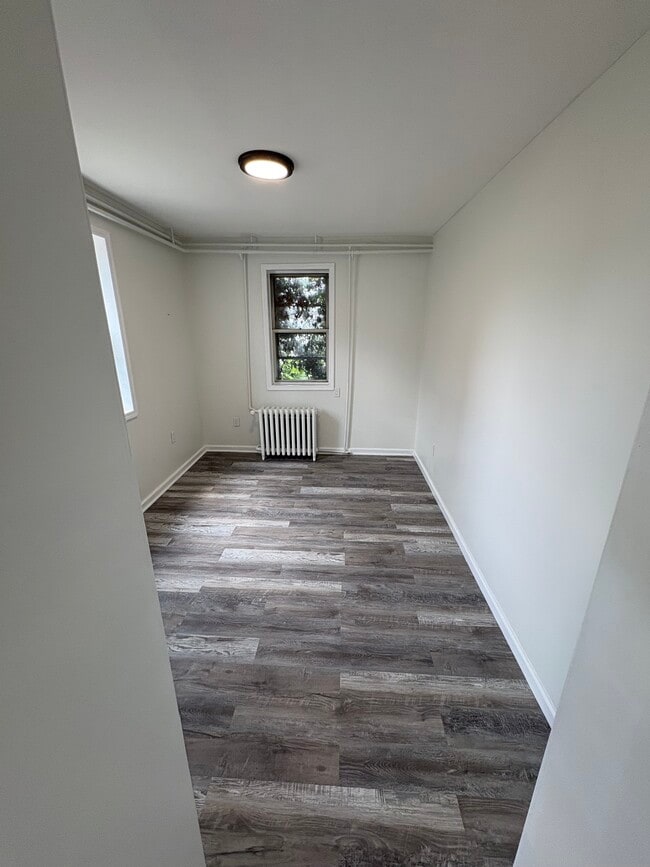 Building Photo - 6709 Meadowview Ave