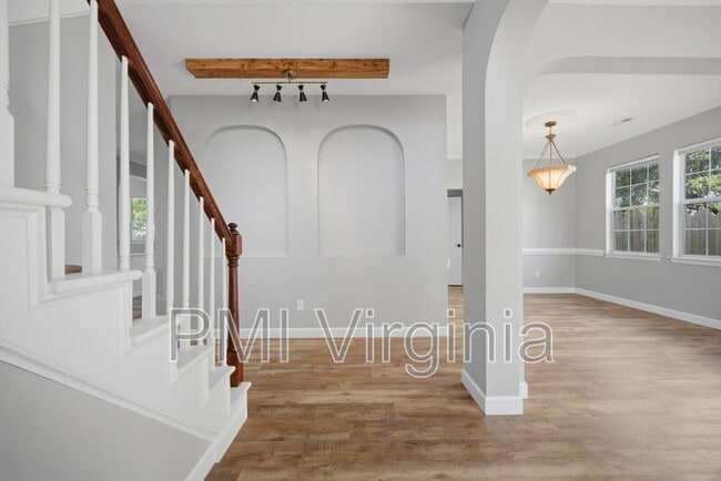 Building Photo - 3016 Beaden Dr