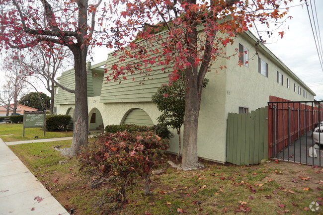 Building Photo - Casita Del Pueblo