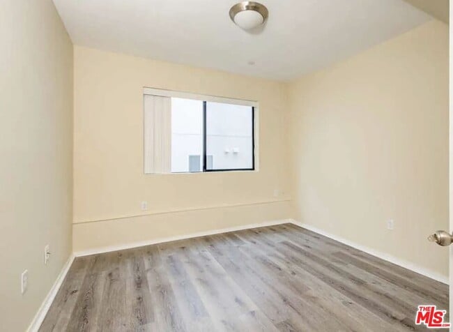 Foto del edificio - 6815 Baird Ave