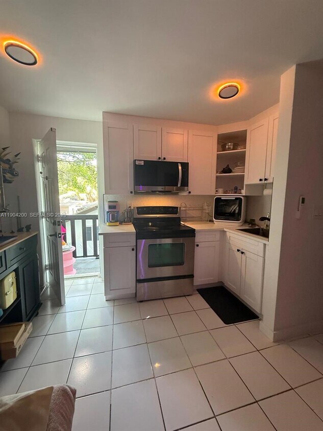 Foto del edificio - 5028 NW 3rd Ave