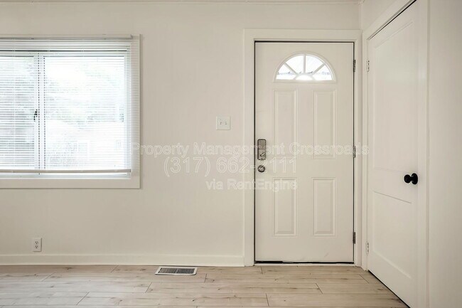 Foto del edificio - 3332 Wallace Ave