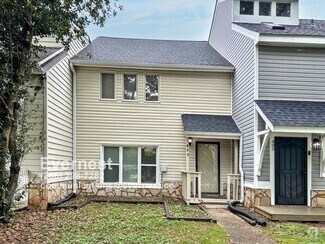 Building Photo - 403 Hobbs Rd SE