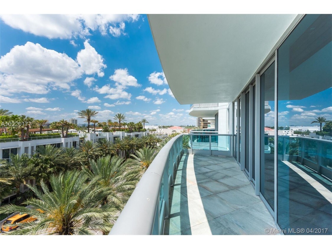 Foto principal - 9401 Collins Ave