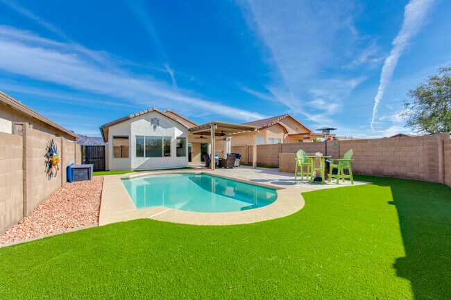 Foto del edificio - 8242 S Hidden Trail Ct