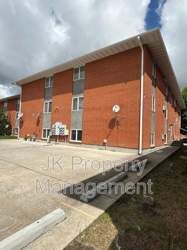 Building Photo - 3532 11th Ave S