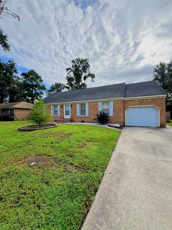 Primary Photo - 428 Rock Dr