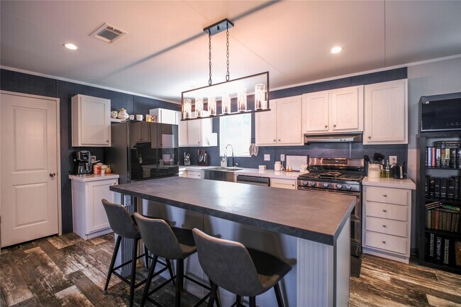Foto del edificio - 5402 Five Oaks Dr