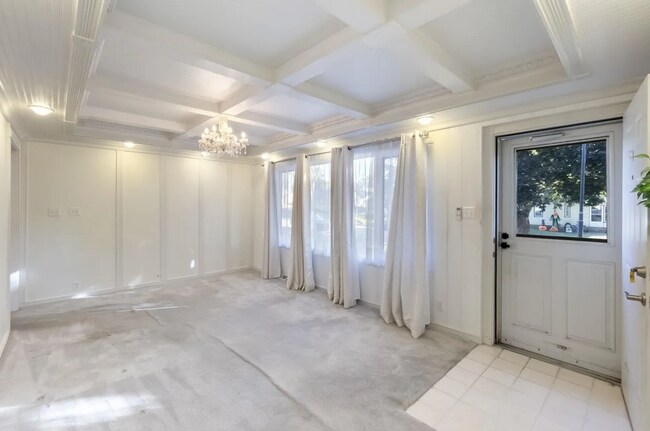 Foto del edificio - Beautiful 3-Bed 1.5-Bath House in Waterloo