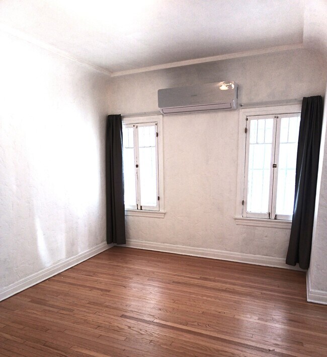 Foto del edificio - 427 N Genesee Ave