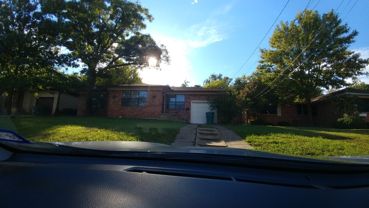 Foto del edificio - 630 Kessler Blvd