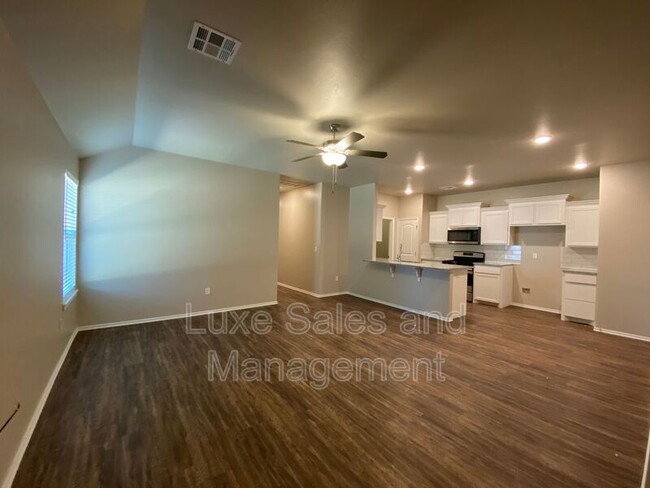 Building Photo - 5220 Oakwood Villa Ct