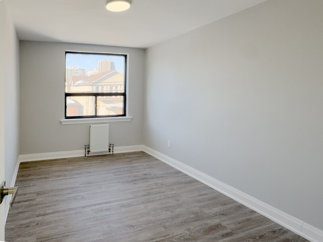 Photo du bâtiment - 1500 Eglinton Avenue West