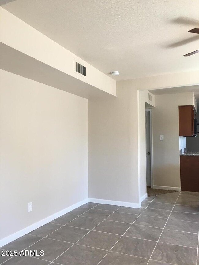 Building Photo - 1115 E Concorda Dr