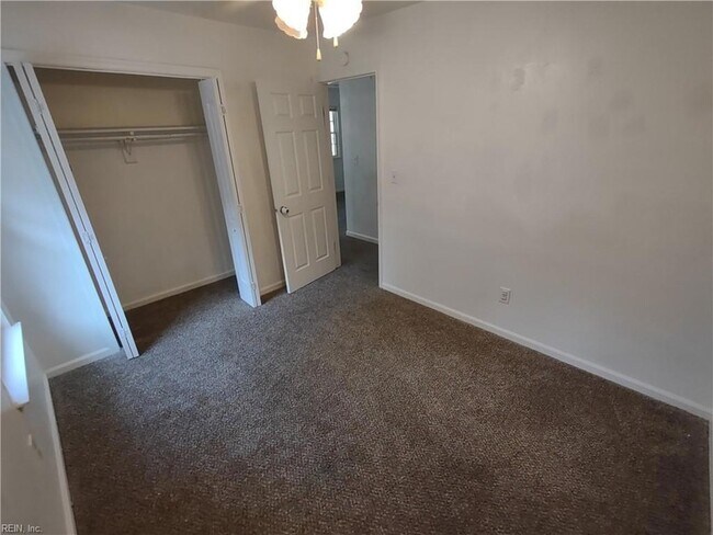 Foto del edificio - 6024 Bradford Dr