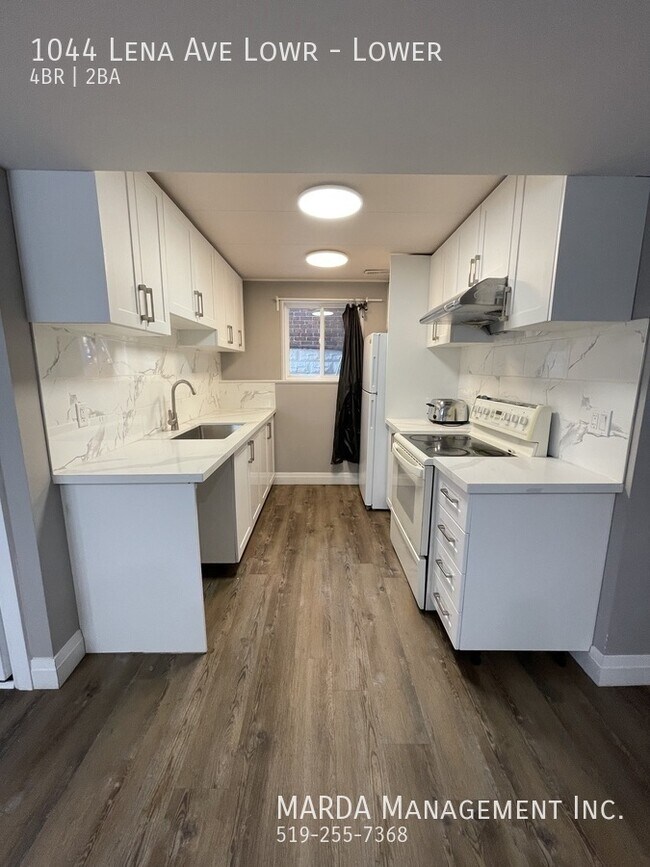 Building Photo - MODERN 4 BED/2 BATH LOWER UNIT- WEST END + 50% OF UTILITIES