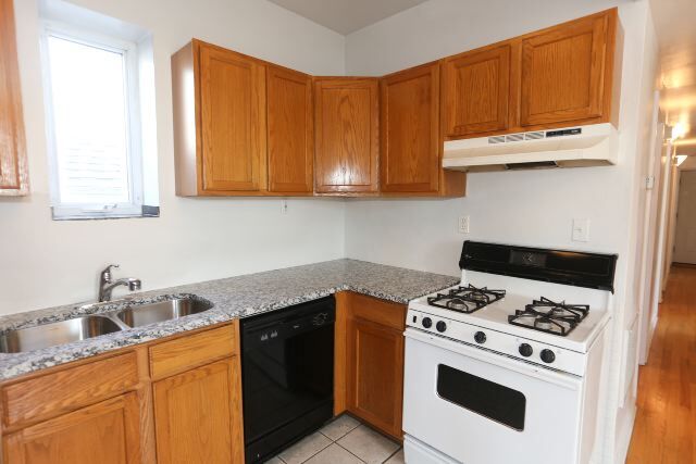 Foto del edificio - 1411 N Bosworth Ave