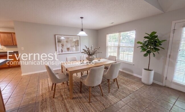 Foto del edificio - 113 Coldsprings Dr