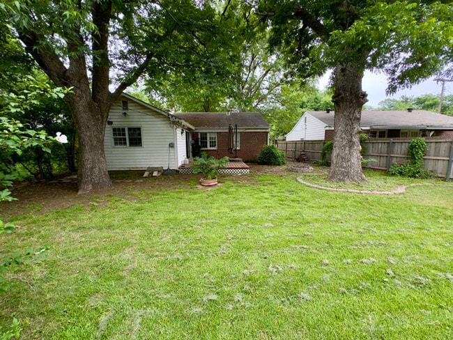 Building Photo - 4330 S St Louis Ave