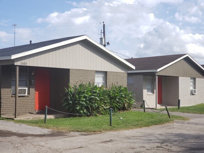 Foto del edificio - 7812 Tierwester St