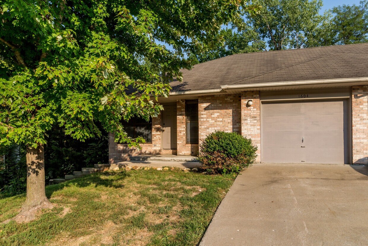 Foto principal - 1604-1606 Handley Place