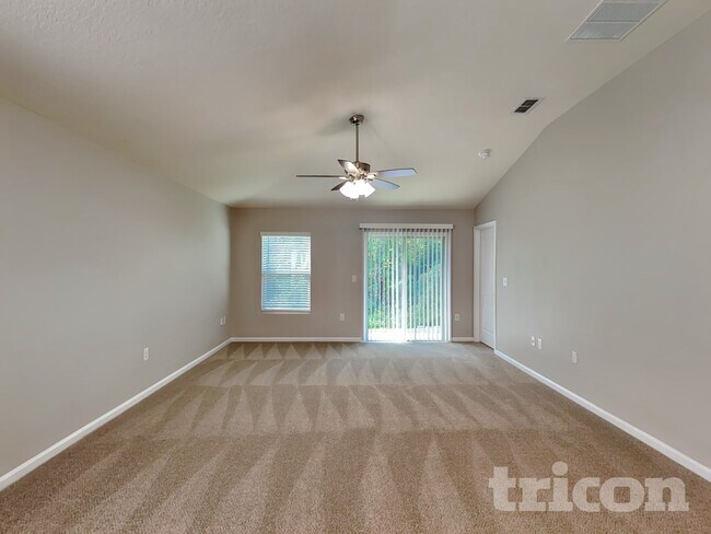 Foto del edificio - 8048 Meadow Walk Ln