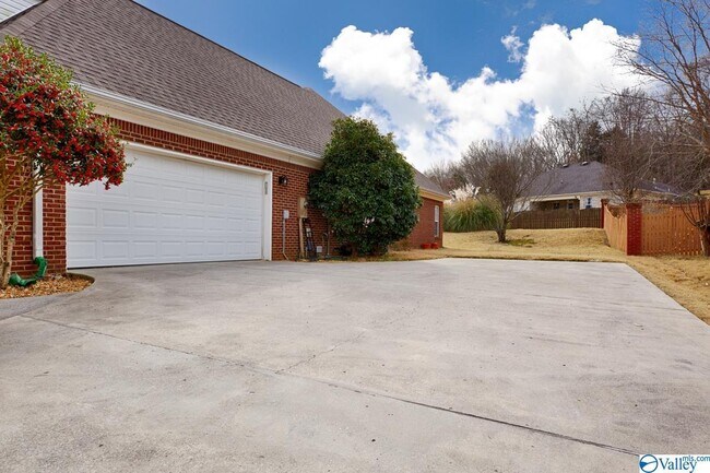 Building Photo - 2614 Bransford Trail