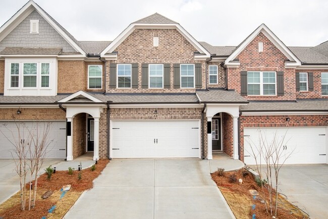 Beautiful 3 bedroom townhome in Sugar Hill close to Hwy 85! - Beautiful 3 bedroom townhome in Sugar Hill close to Hwy 85!