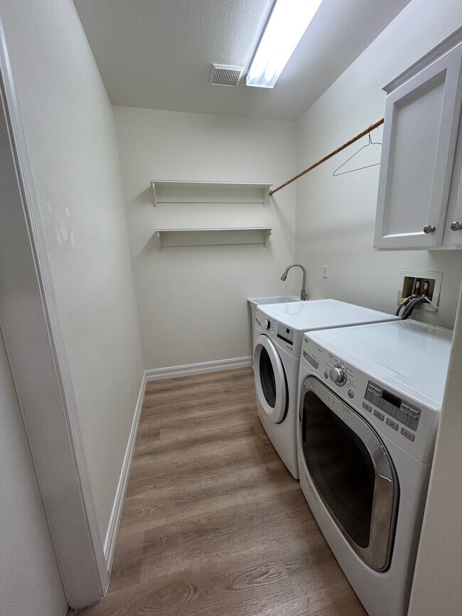 Building Photo - 9517 City Hill Ct