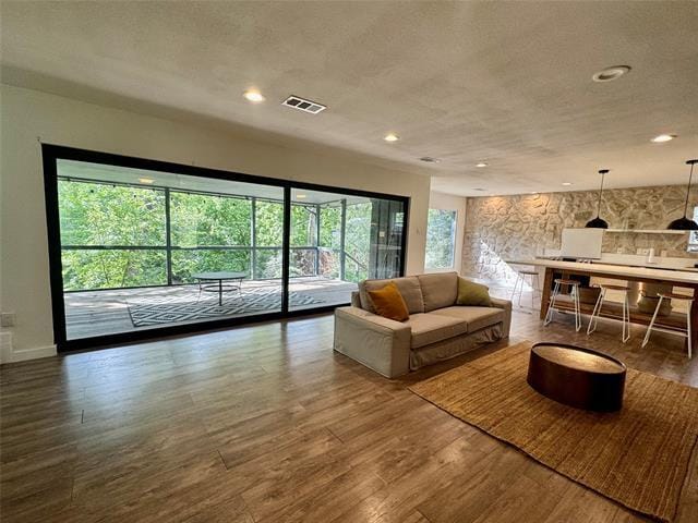 Building Photo - 211 Mill Creek Dr