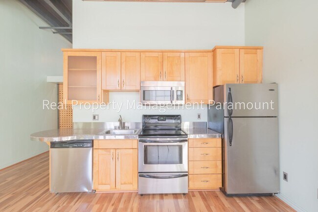 Foto del edificio - 312 W 5th St