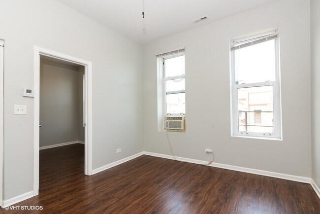 Building Photo - 1525 W 17th St