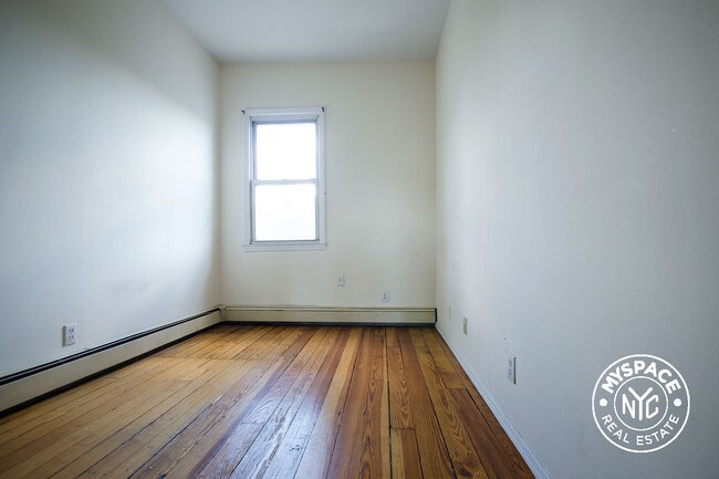 Building Photo - 441 Metropolitan Ave