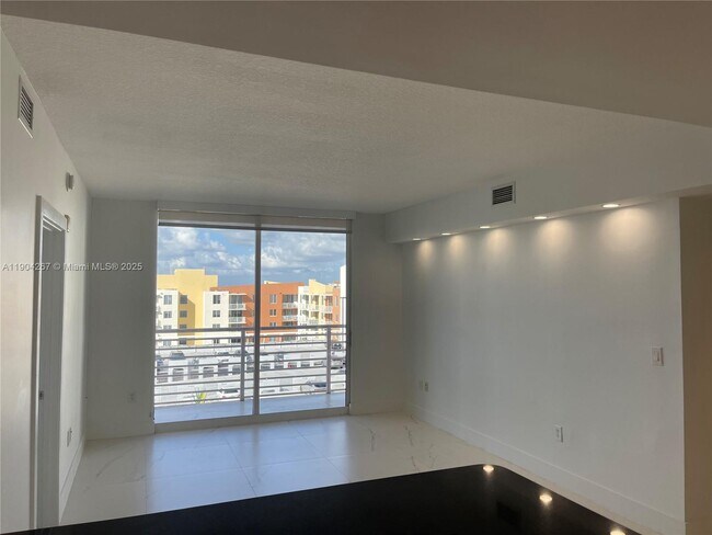 Foto del edificio - 18800 NE 29th Ave