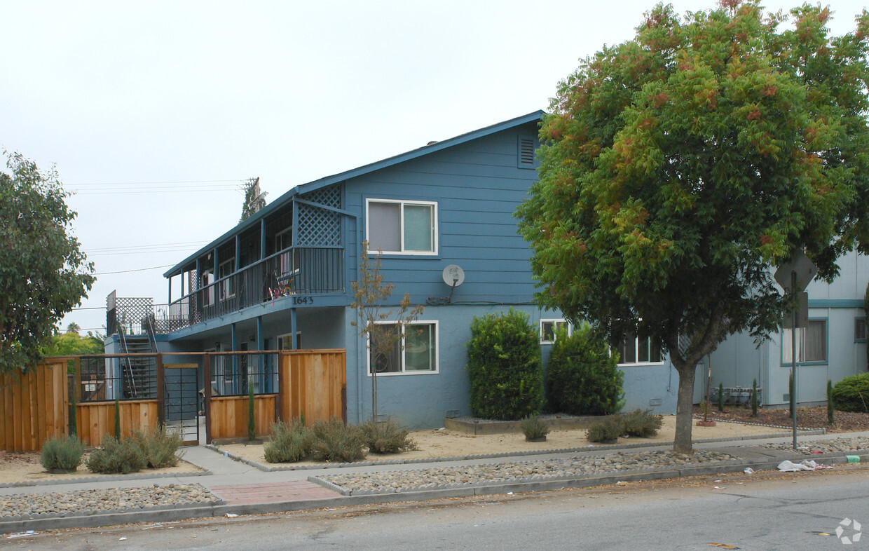 Primary Photo - 1643 Merrill Dr