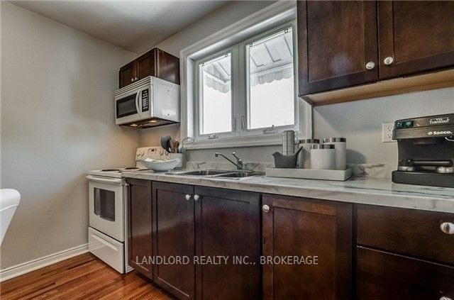 Building Photo - 28 Holwood Ave