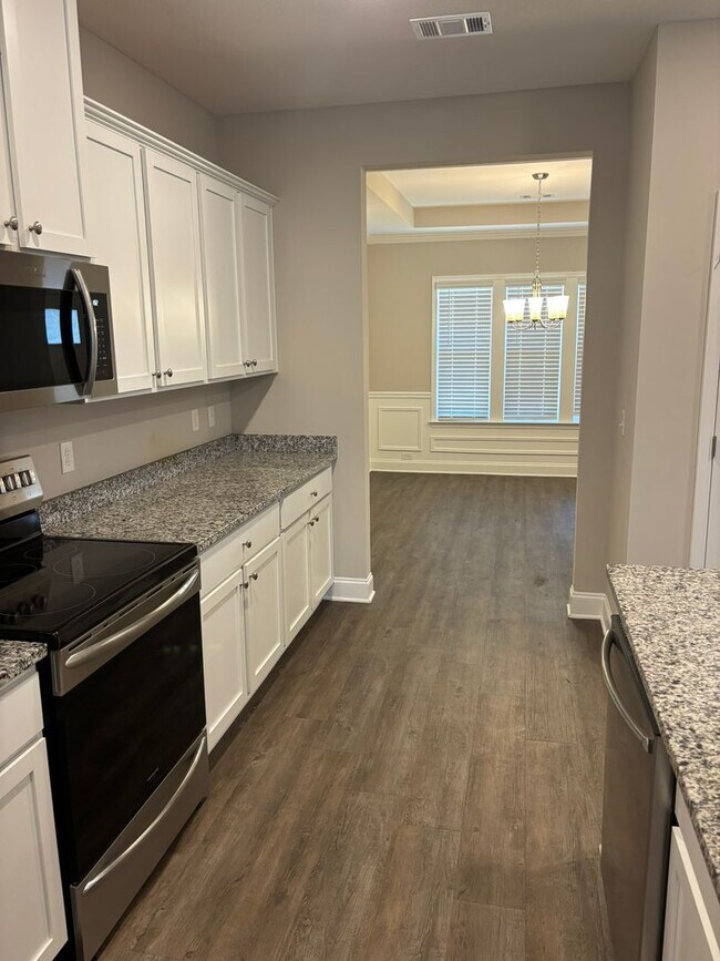 Foto del edificio - Welcome Home! Located in Lexington Hill Subdivision