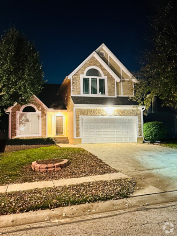 Deerfield Trace Apartments for Rent with Washer & Dryer Shawnee, KS