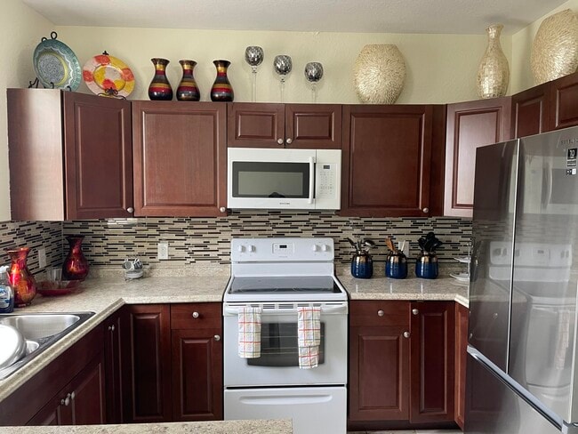 Building Photo - 2270 Shoma Dr