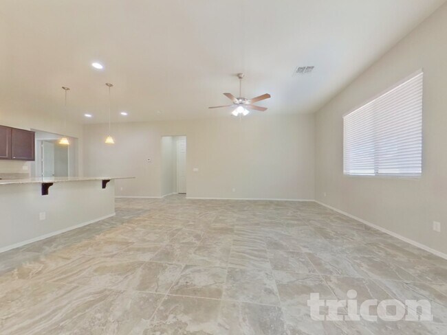 Foto del edificio - 15744 W Pierce St