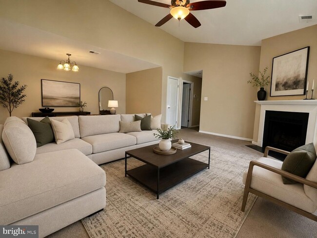 Building Photo - 1104 Mews Dr