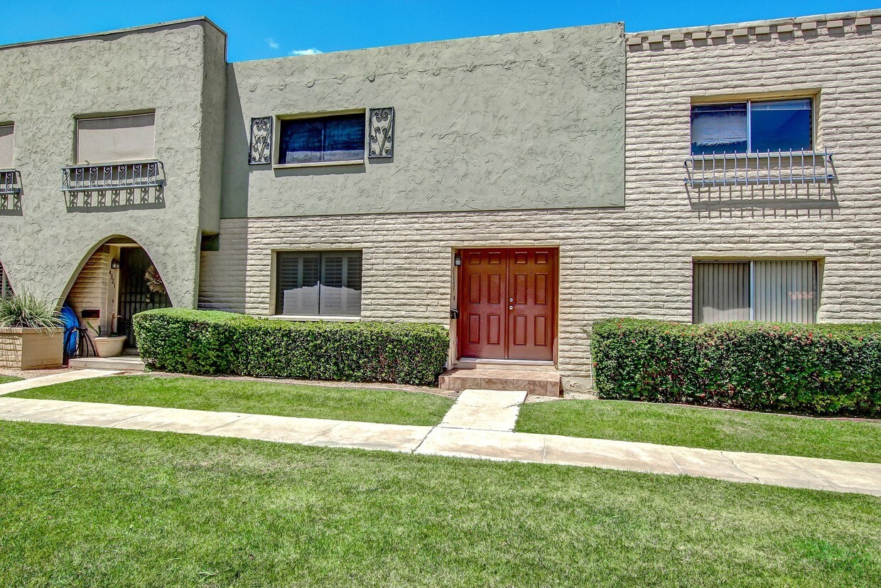 Primary Photo - 4323 N Miller Rd