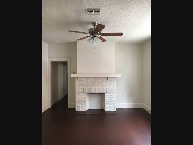 Building Photo - 4607 Bienville St