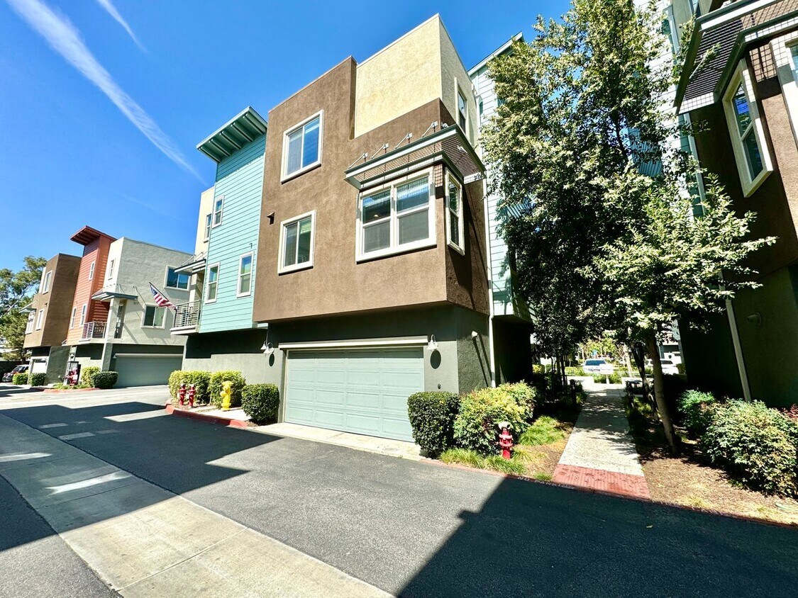 316 Antoni Glen, Escondido, CA 92025 Townhome Rentals in Escondido CA