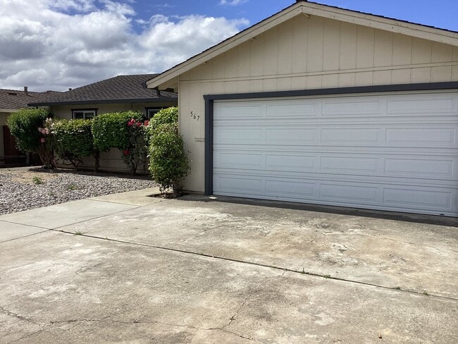 Building Photo - Single Level Home in Watsonville